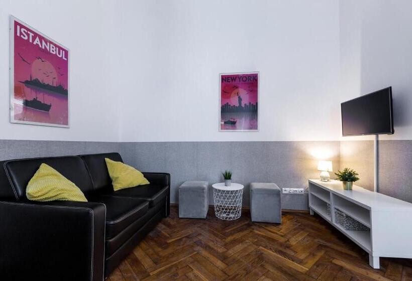 Wawel Cracow Old City Apartments   Friendhouse Apartments