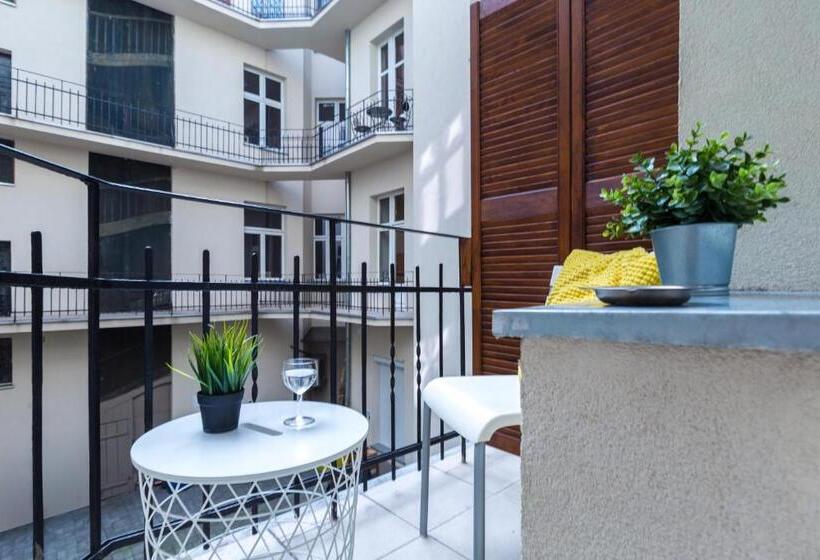 Wawel Cracow Old City Apartments   Friendhouse Apartments