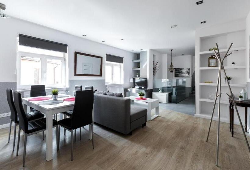 Wawel Cracow Old City Apartments   Friendhouse Apartments