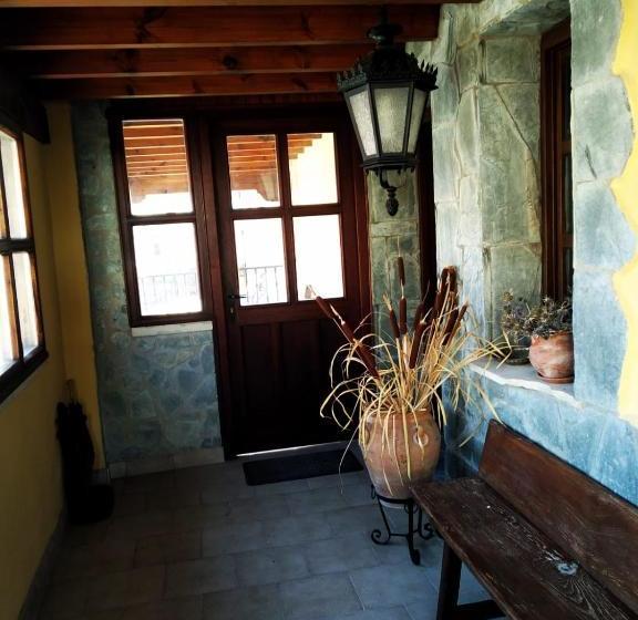 Albergue El Caseron De Fuentes Carrionas