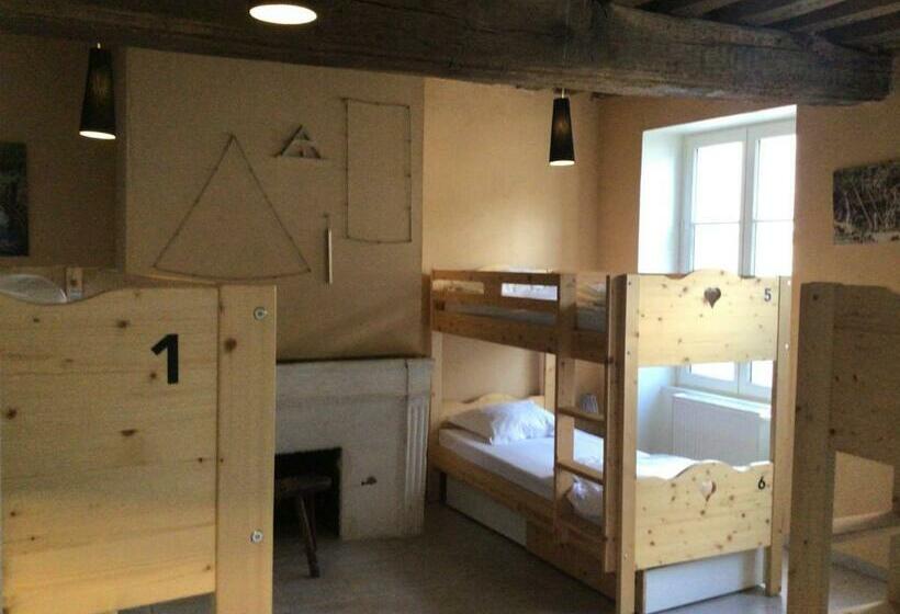 הוסטל L'auberge De Treigny