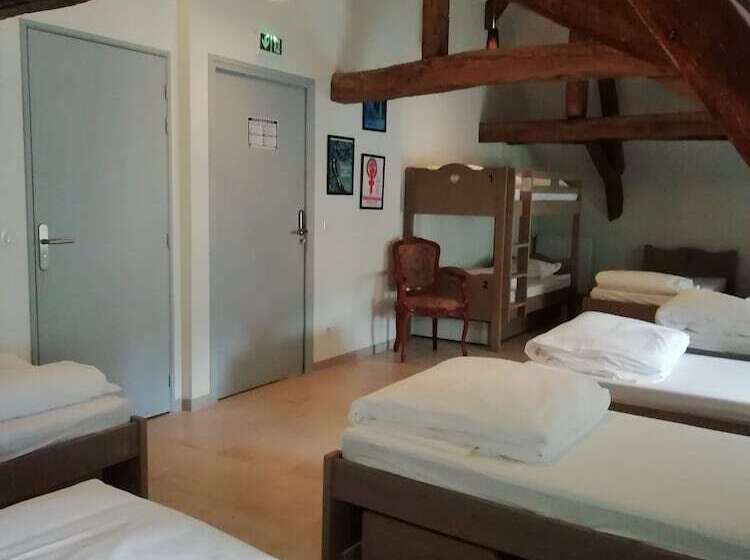 הוסטל L'auberge De Treigny