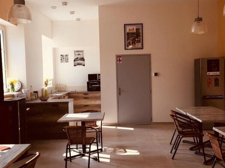 הוסטל L'auberge De Treigny