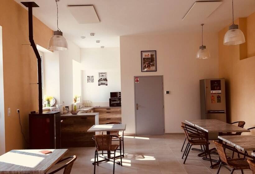 הוסטל L'auberge De Treigny