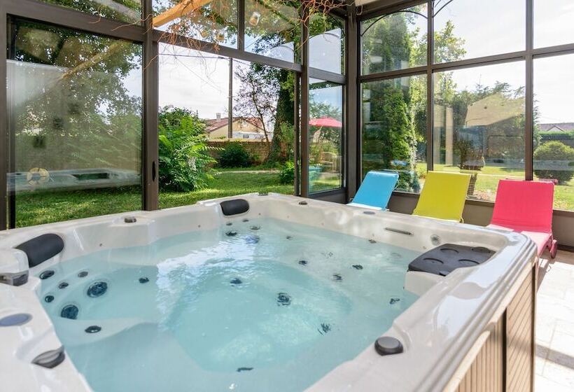 Bed and Breakfast Château De La Villeneuve