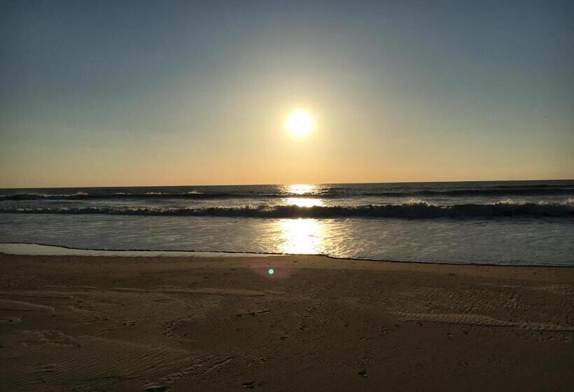 Chalet Orange Naturiste La Jenny