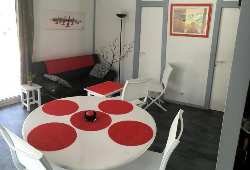 Chalet Orange Naturiste La Jenny