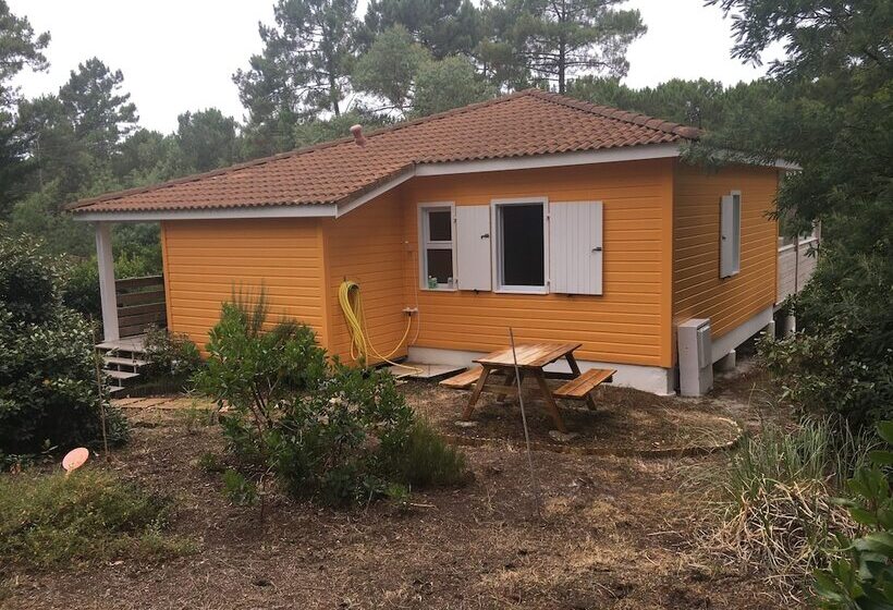 Chalet Orange Naturiste La Jenny