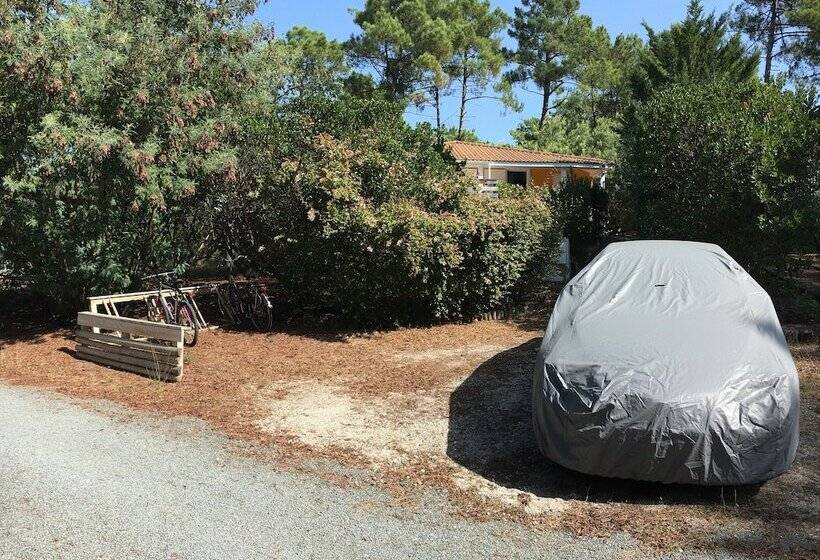 Chalet Orange Naturiste La Jenny