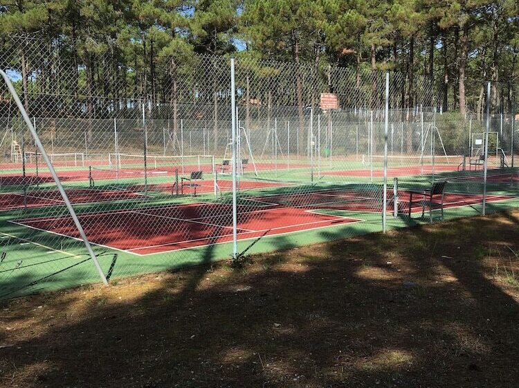 Chalet Orange Naturiste La Jenny