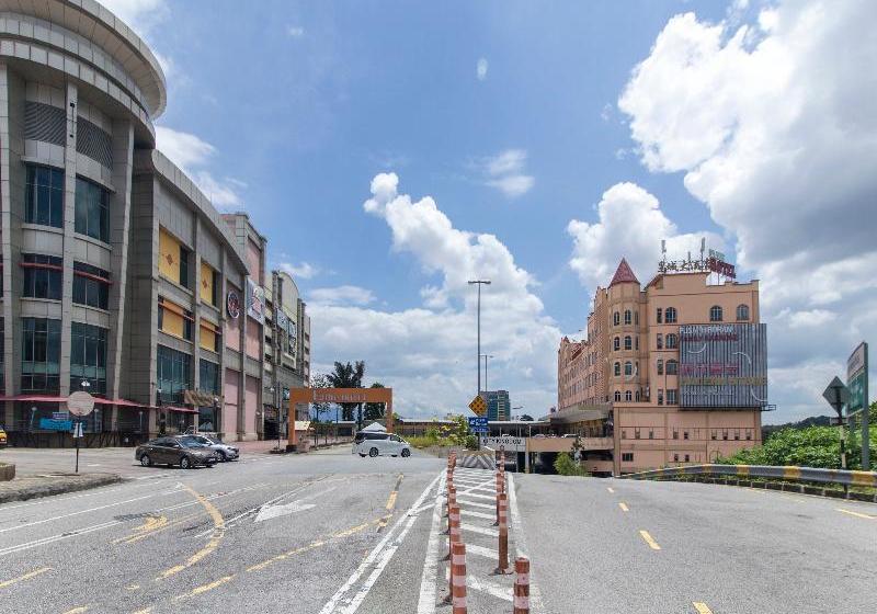 Fame Hotel By Oyo Rooms