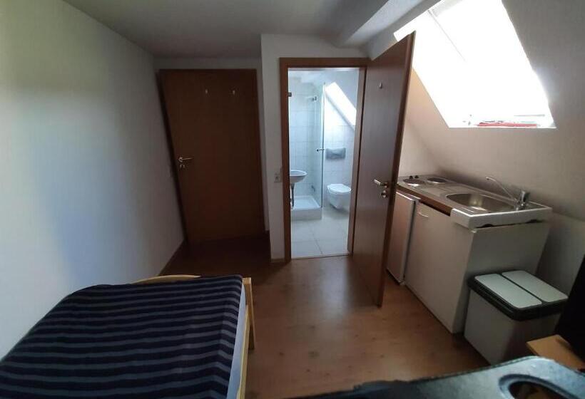 فندق فئة نجمة واحدة Biberach Riss Zimmer Frei, Einzel Zimmer Bad Küche