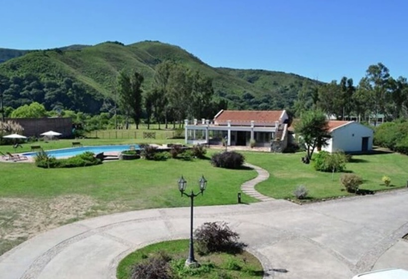 簡易ホテル Hosteria La Caldera