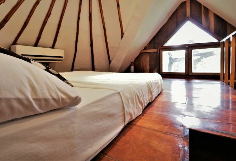 Boom Shiva Boutique Hotel & Restaurant