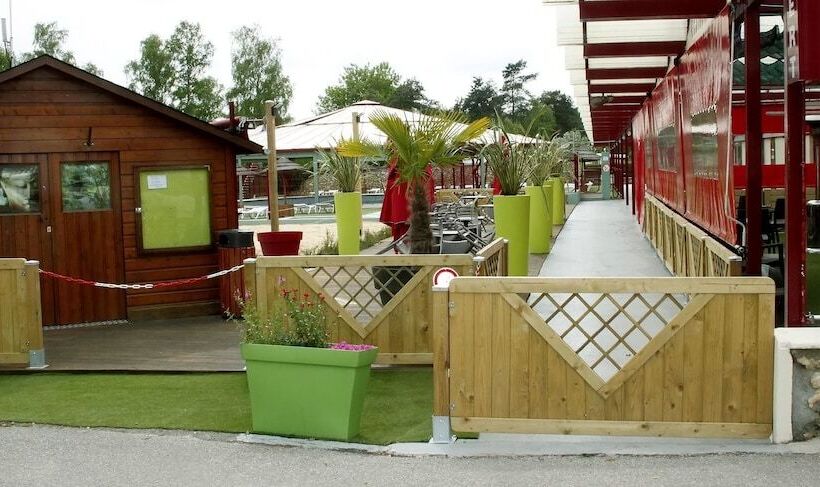 ホテル Camping La Salverte