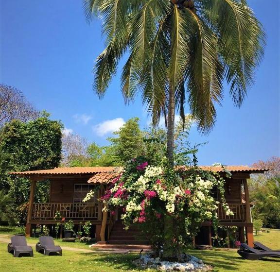 בית מלון כפרי Casa Cambutal