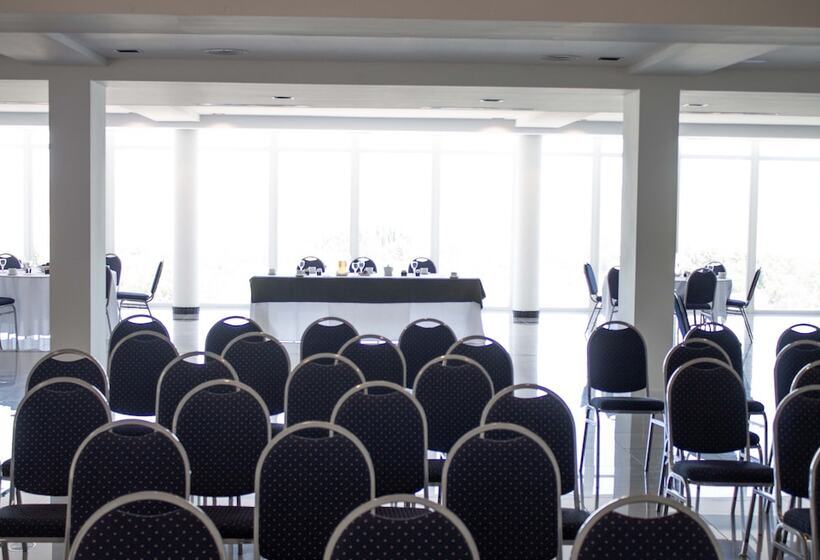 Hotel Cyan Wenelen Vaca Muerta