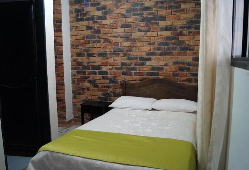 בית מלון כפרי Engatama