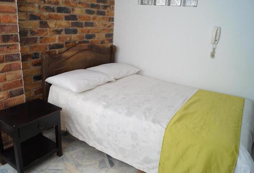 בית מלון כפרי Engatama