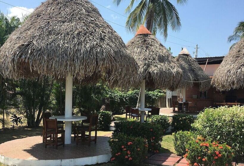 בית מלון כפרי Gorgona Beach