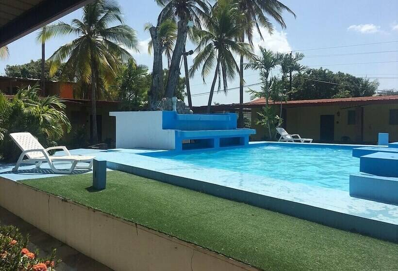 בית מלון כפרי Gorgona Beach