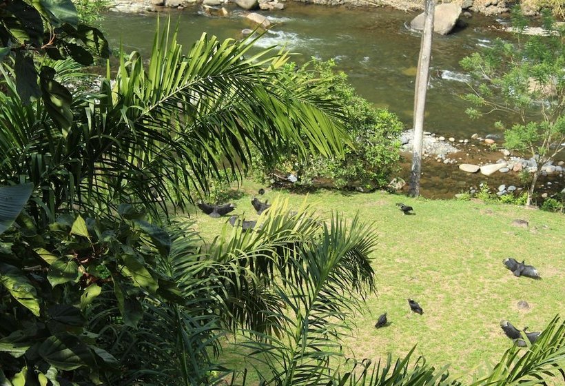 호텔 Otrolado Lodge