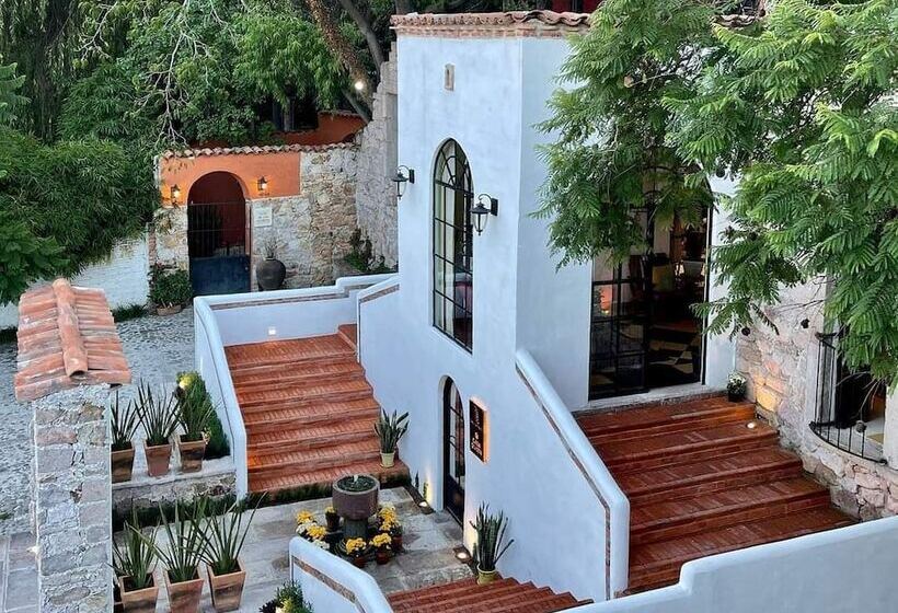 فندق Real De Piedra