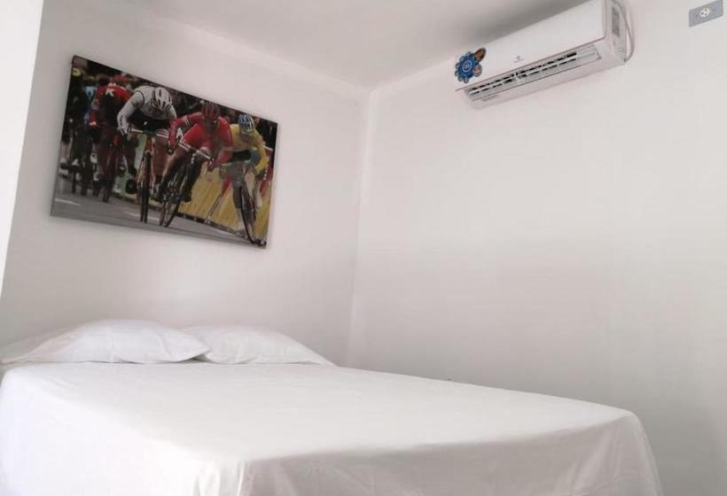 בית מלון כפרי San Juan Plaza