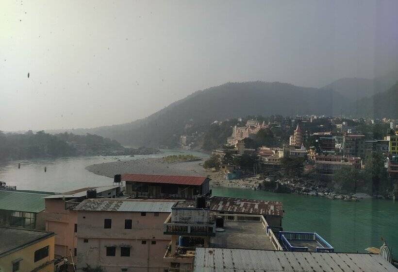 فندق The Raja Palace