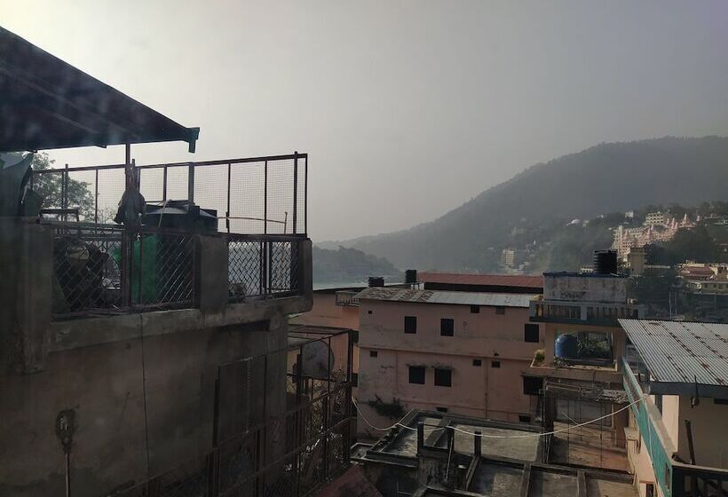 فندق The Raja Palace