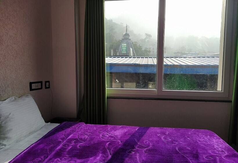 호텔 The Raja Palace