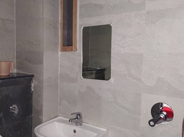 ホテル The Raja Palace