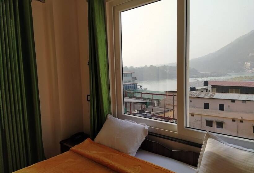 ホテル The Raja Palace