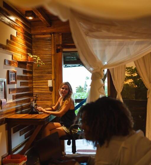 هتل Vistamar Guest House