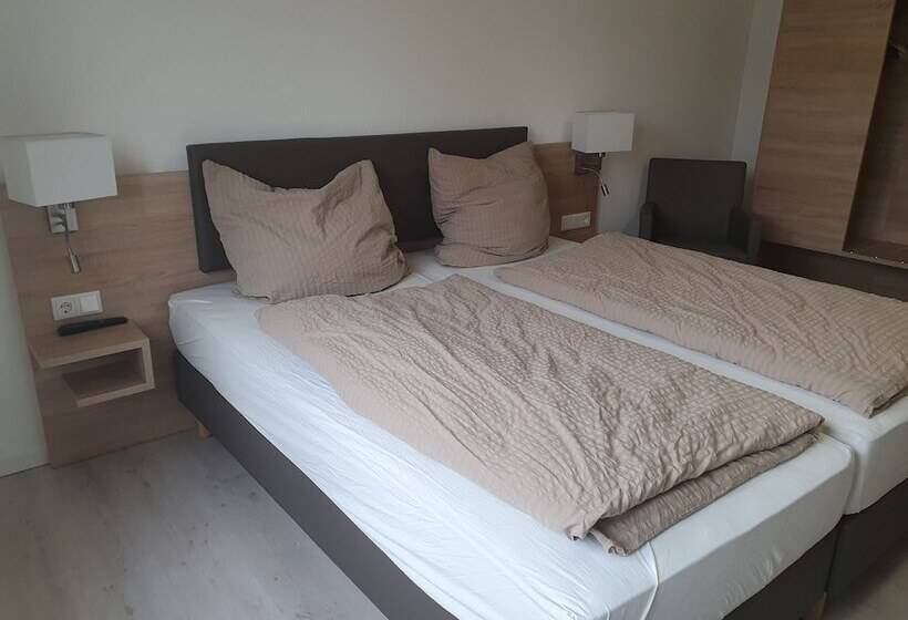 Отель Zum Rosengarten