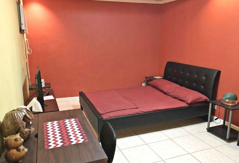 Kalayaan Transient House