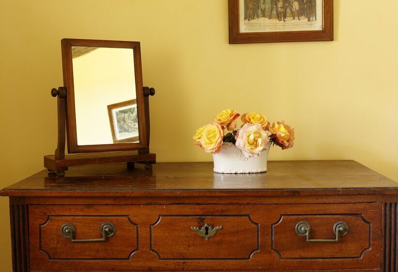 Le Manoir De Ravenoville