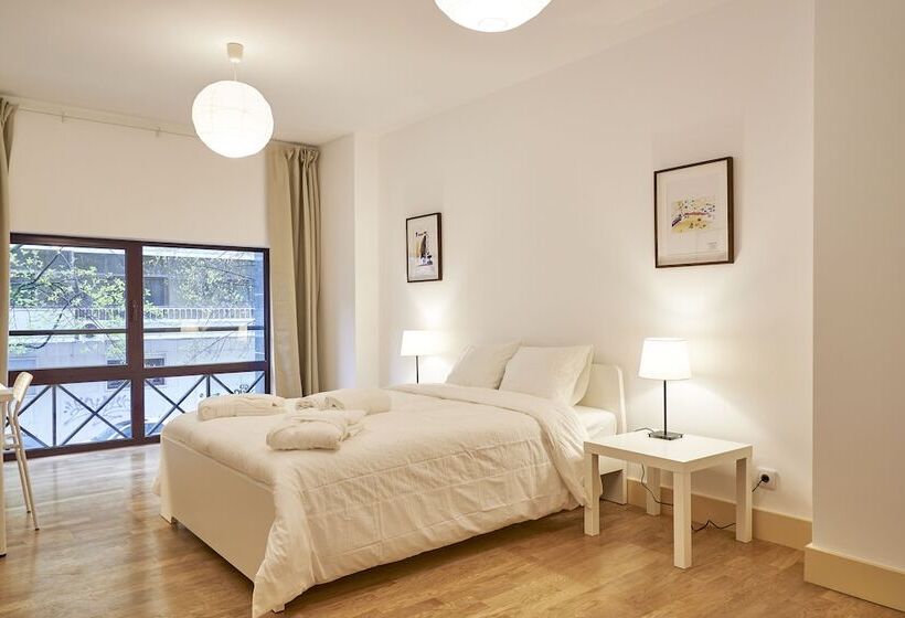 پانسیون Campo Pequeno Avenida