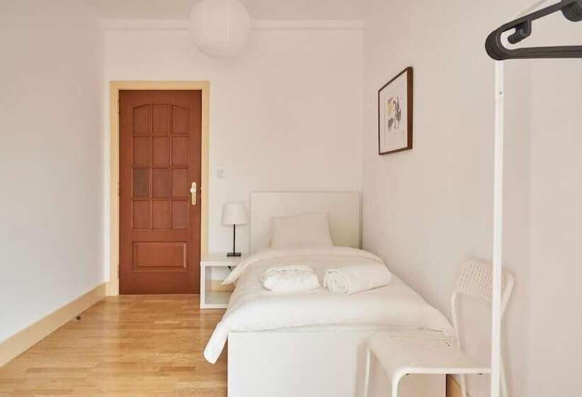 پانسیون Campo Pequeno Avenida