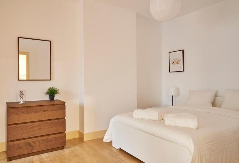 پانسیون Campo Pequeno Avenida