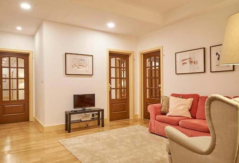 پانسیون Campo Pequeno Avenida