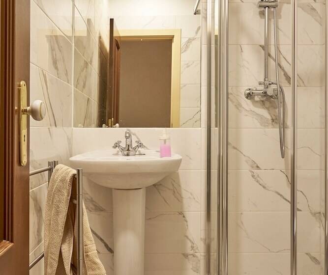 پانسیون Campo Pequeno Avenida