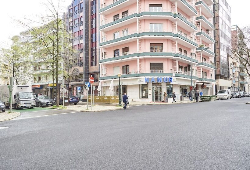 پانسیون Campo Pequeno Avenida