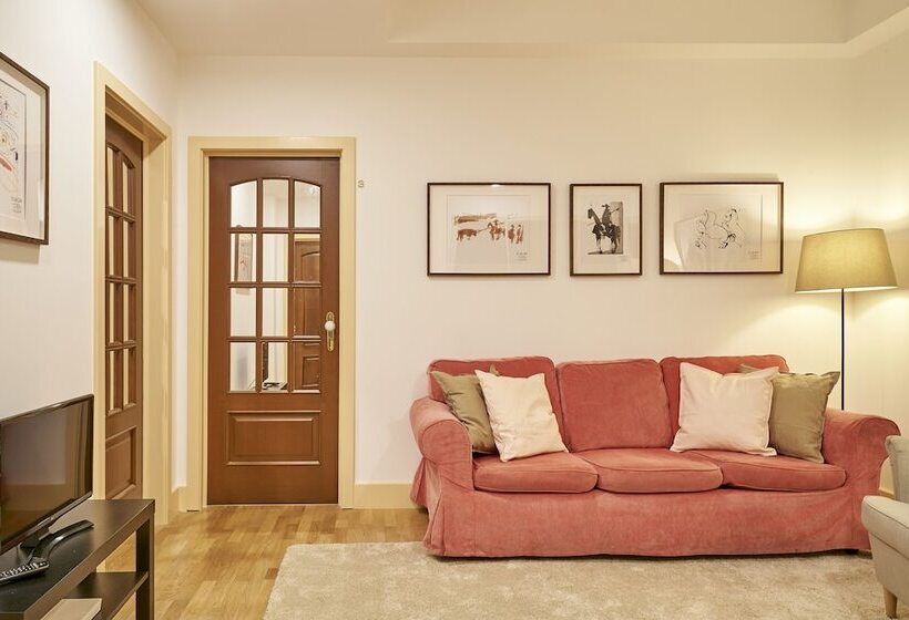 پانسیون Campo Pequeno Avenida