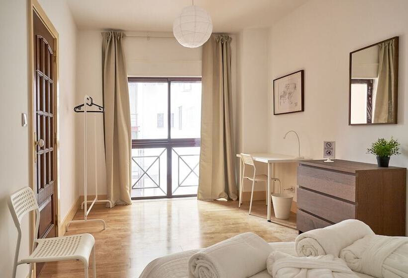 پانسیون Campo Pequeno Avenida