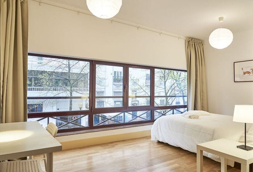 پانسیون Campo Pequeno Avenida