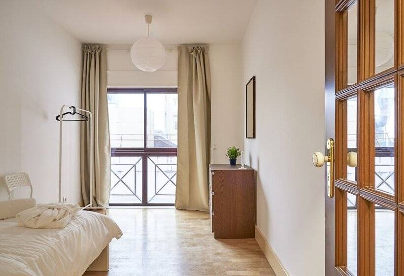 پانسیون Campo Pequeno Avenida