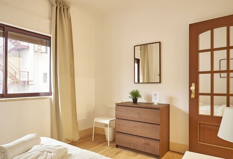 پانسیون Campo Pequeno Avenida