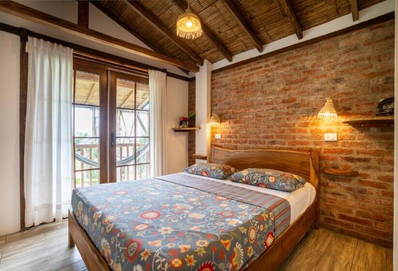 پانسیون Ganso & Búho