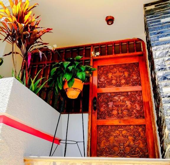 پانسیون Santa Victoria House